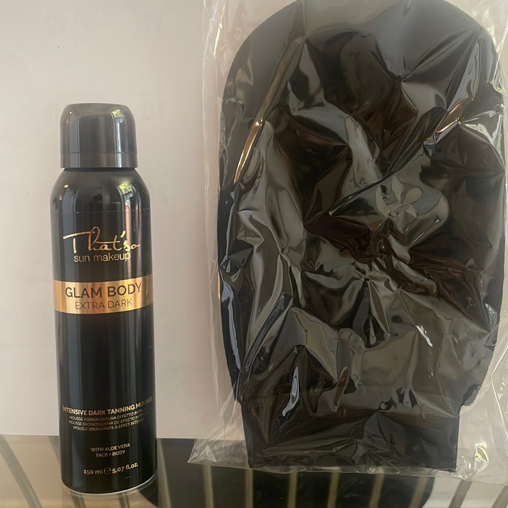 That’so Glam Body Extra Dark + Mitten applicator